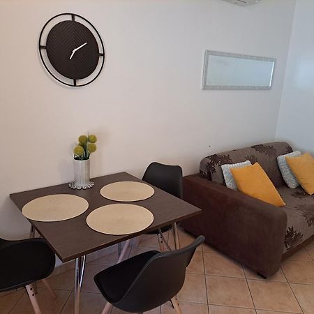 פורץ Studio Apartments Pinia-Marina מראה חיצוני תמונה