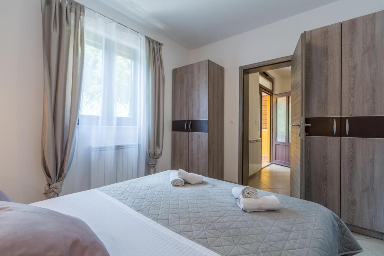 פורץ Studio Apartments Pinia-Marina מראה חיצוני תמונה