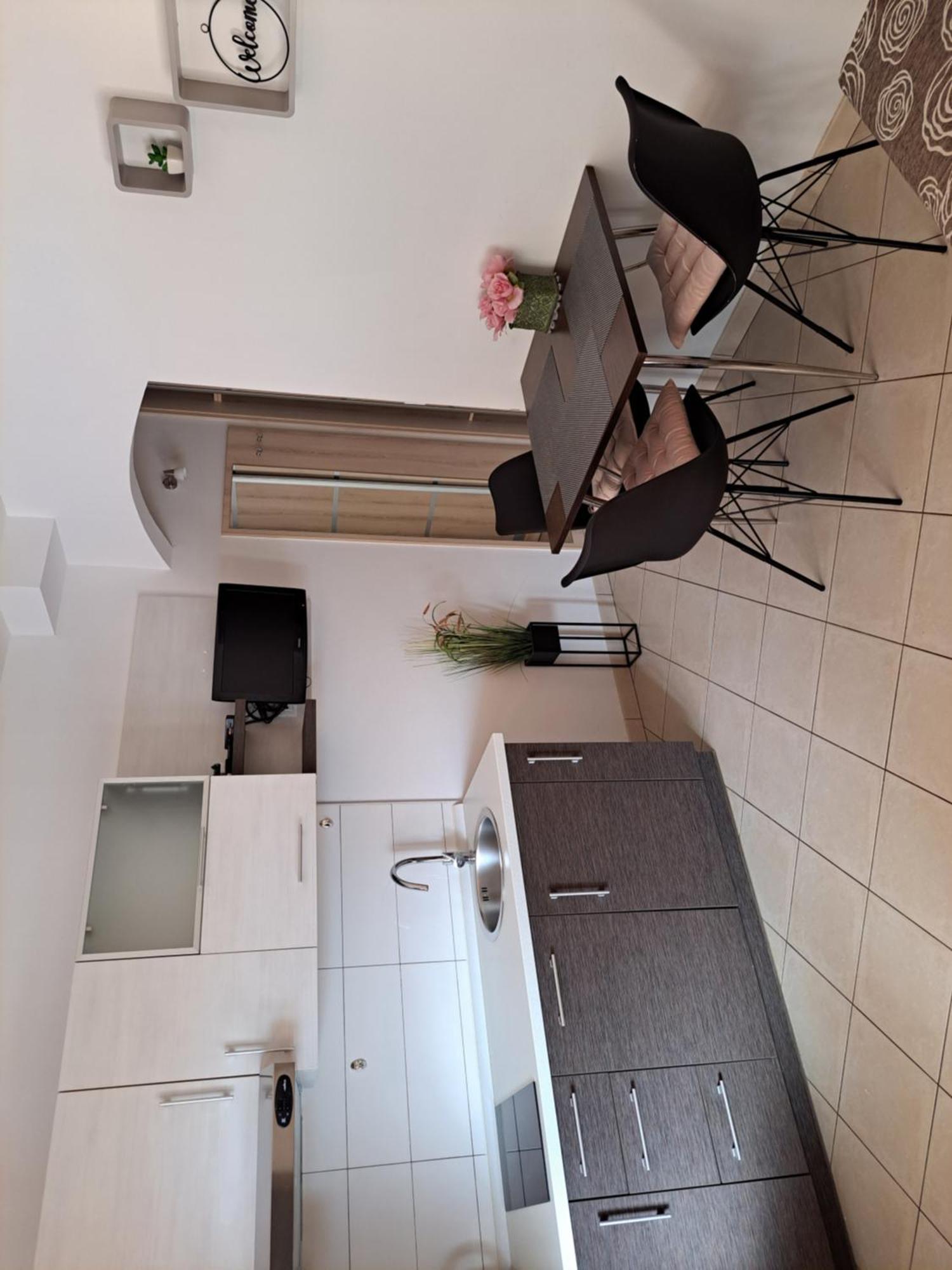 פורץ Studio Apartments Pinia-Marina מראה חיצוני תמונה
